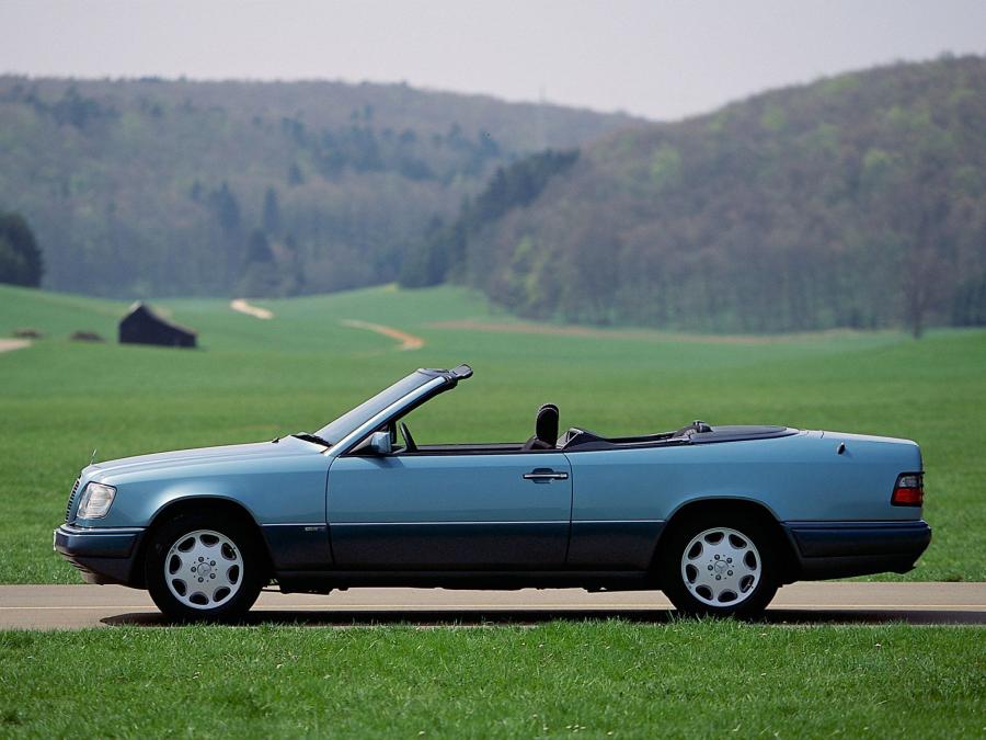  Mercedes-Benz E220 Cabriolet 1993 года  (фото 20 из 27)